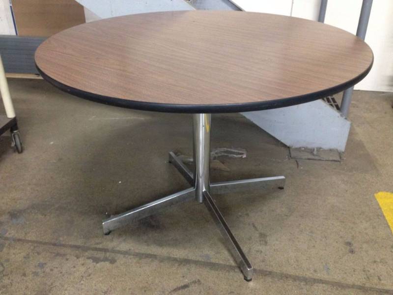 lot 43 image: Round Table with Metal Base 41.5 I...