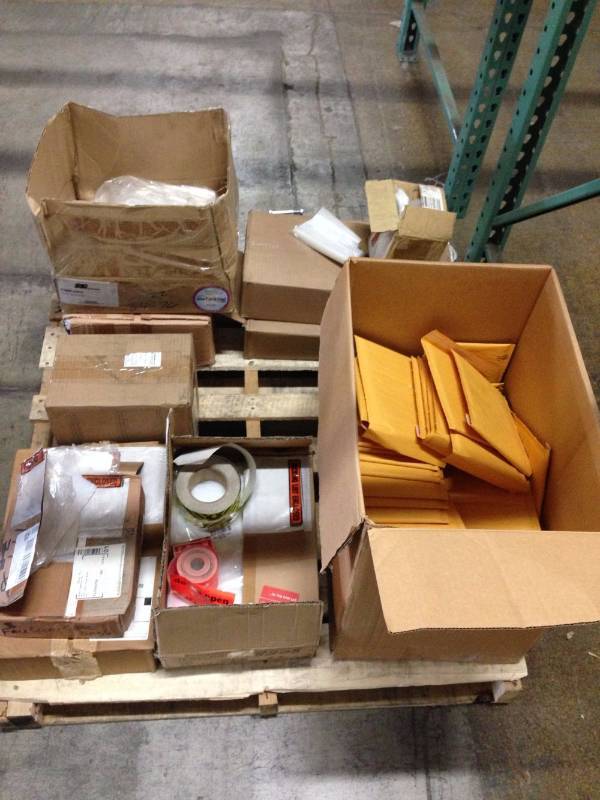 lot 73 image: Pallet of Mixed Packing Supplies B...