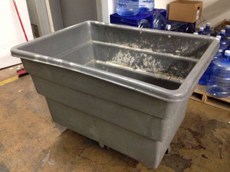 lot 90 image: Large Rubbermaid Utility Truck Mod...