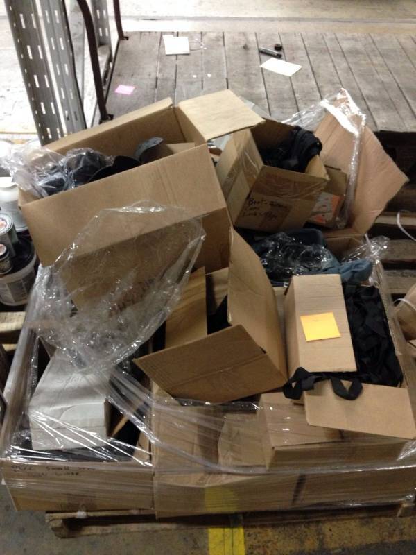 lot 112 image: Pallet of NEW Boat Cover Tie Down S...