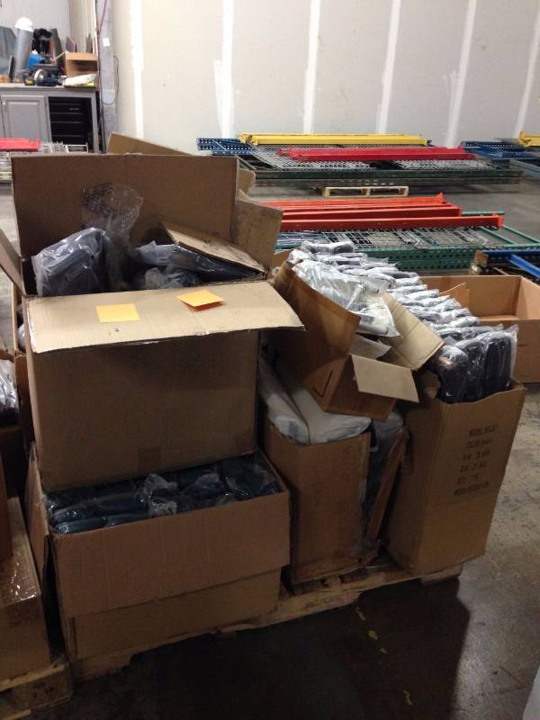 lot 113 image: Pallet of NEW Massage Table Accesso...