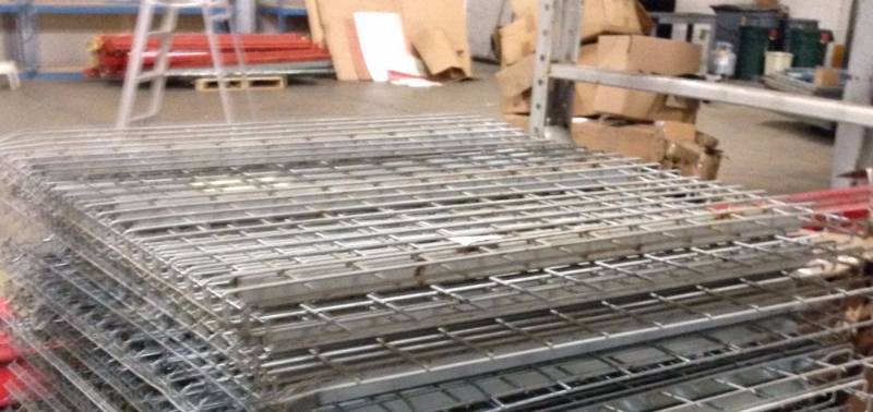 lot 114 image: Lot of (4) Wired Decks 43 x 45...