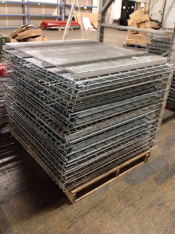 lot 139 image: Lot of (36) Wired Decks 44.5 x 45...