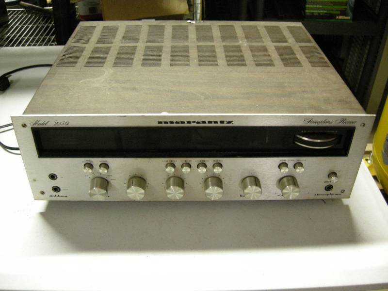 lot 5 image: Vintage Marantz Stereophonic Receiver