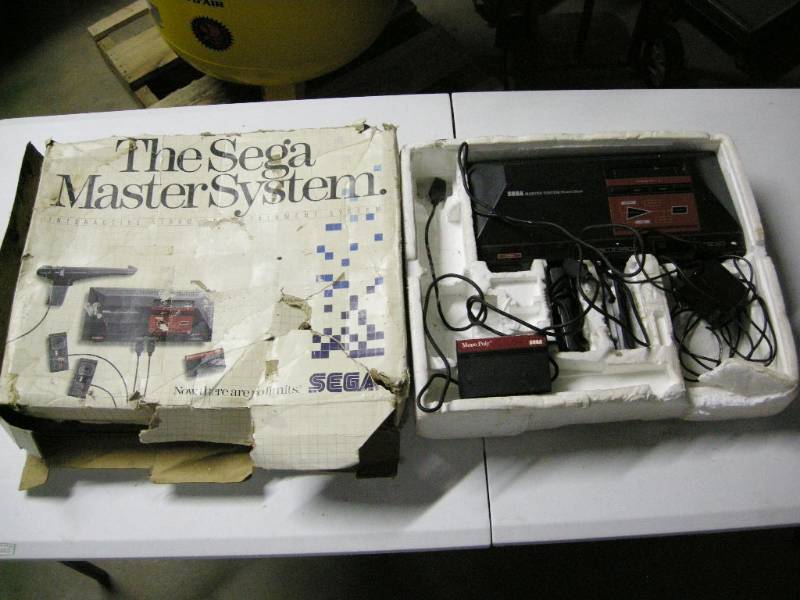 lot 14 image: Sega Master System