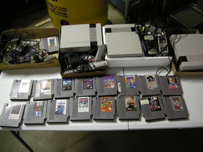 lot 17 image: Classic Nintendos