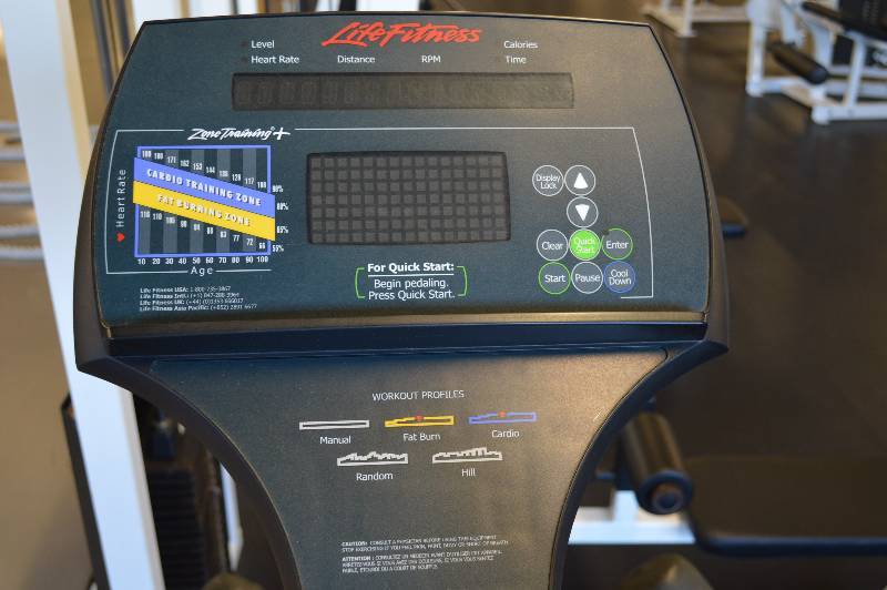 Life fitness 8500 discount elliptical