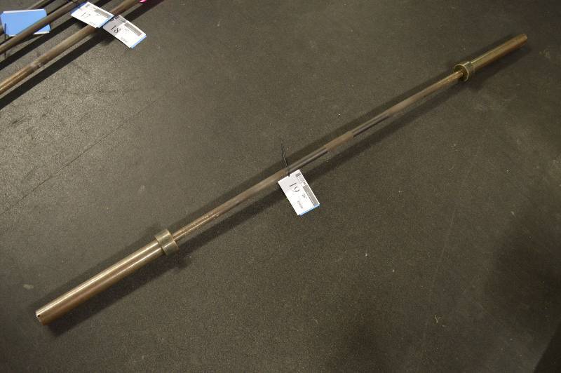 lot 19 image: Bench Press Bar