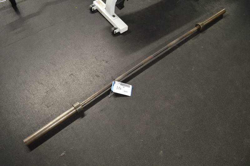 lot 16 image: Bench Press Bar