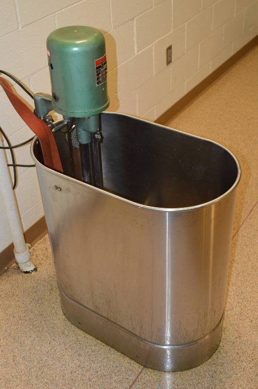 lot 21 image: Hydrotherapy Soaking Tub for Physical Therapy