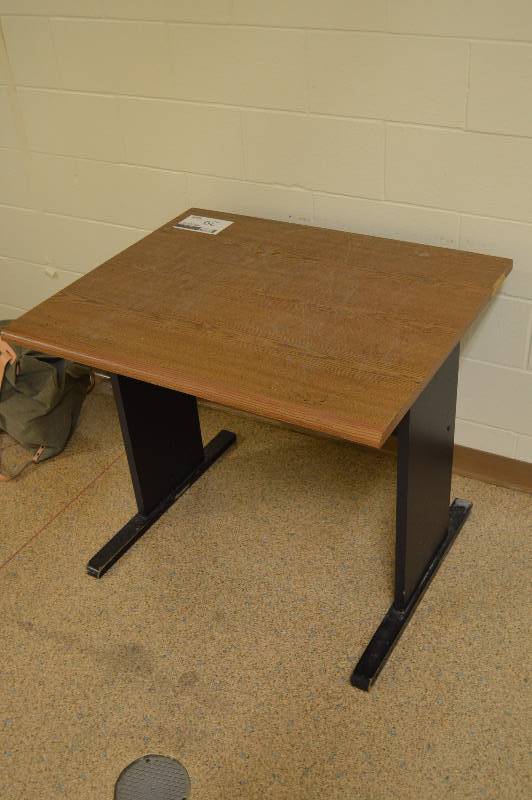 lot 29 image: Student Desk