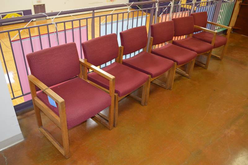lot 31 image: Chairs (6)
