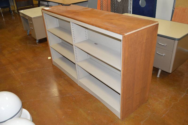 lot 40 image: Metal Book Shelf with Adjustable Shelves (4)