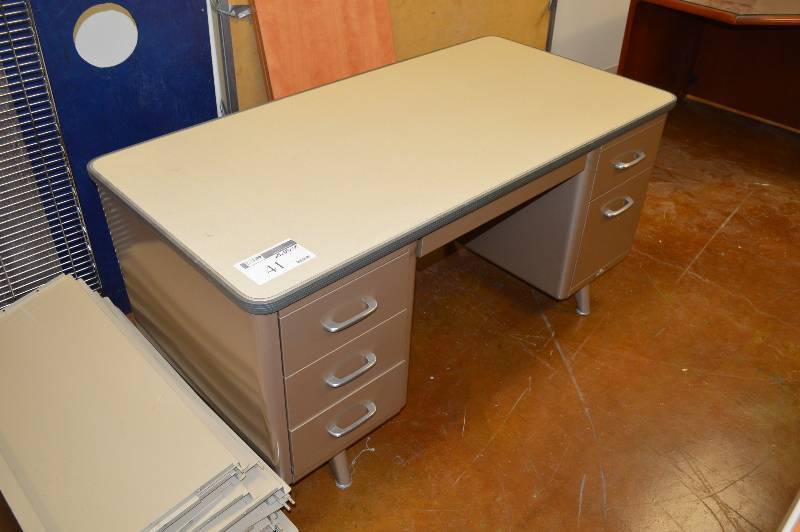 lot 41 image: Teacher Desk