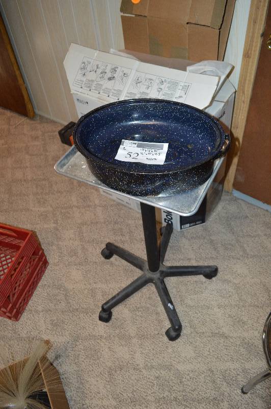 Standard Roasting Pan, Cookie Pan Stool