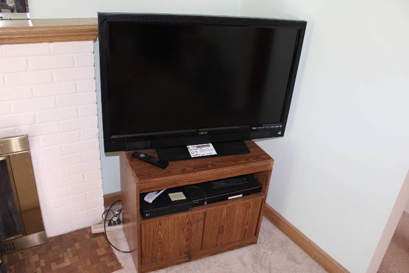 42 TV, Vizio brand DVD player Wooden TV stand