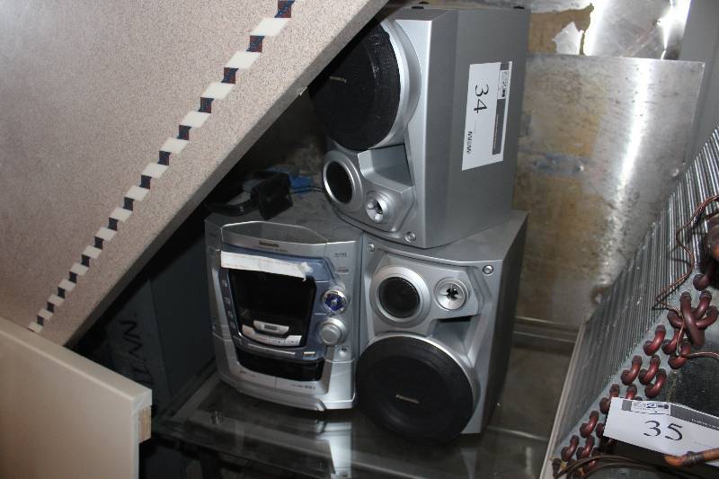 Panasonic 5-Cd Changer wSpeakers.