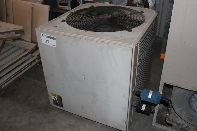 Lennox Air Conditioner MN HS26-048-3P.