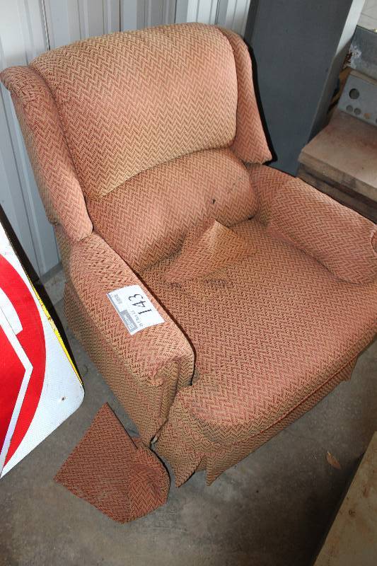 Chair wArm Rests & Cloth Upholstery.