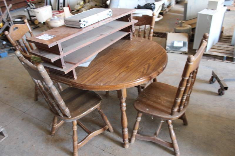 Room Lot Including Table Leafs (3) Chairs (4) Poker Set Table 41� x 55� x 29.5�.