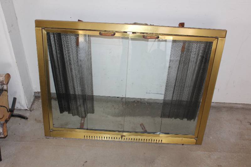 lot 29 image: Glass Fireplace Cover 40 x 30.