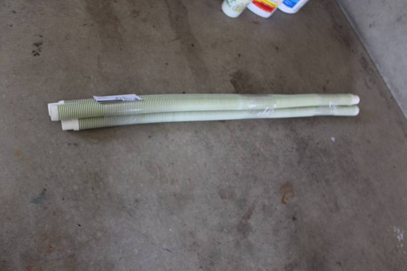 lot 39 image: Lot of (4) Swimming Pool Vacuum Hoses 48.