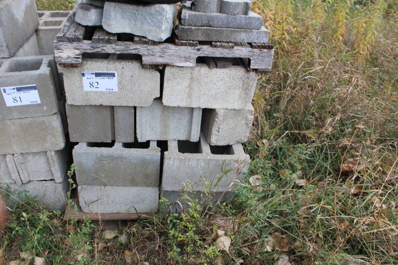 lot 82 image: Lot of app. 15 ct. Cinder Blocks.