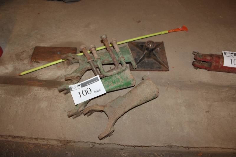 lot 100 image: John Deere DiscCultivator Arms