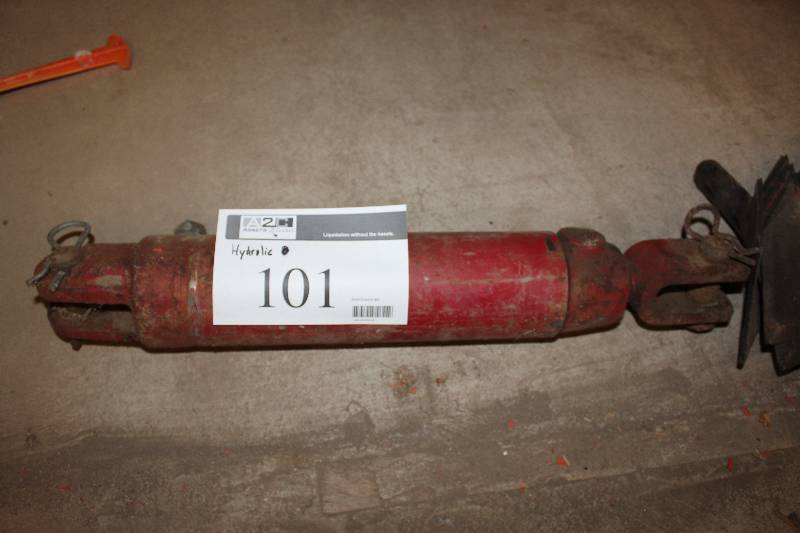 lot 101 image: Hydraulic Cylinder.