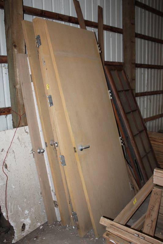 lot 89 image: Solid Core Oak Veneered Doors wFrame 34 x 96.