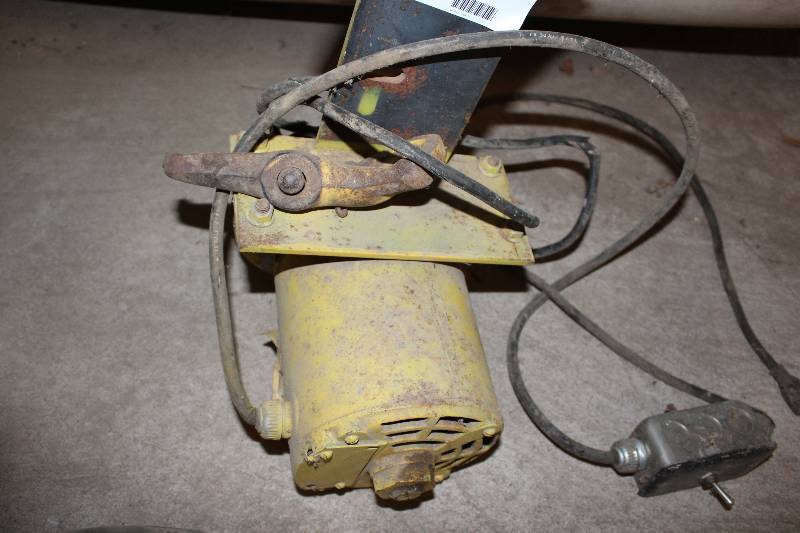 lot 114 image: Motor wController.