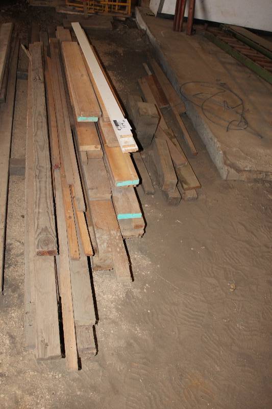 lot 119 image: Lot of Scrap Wood.