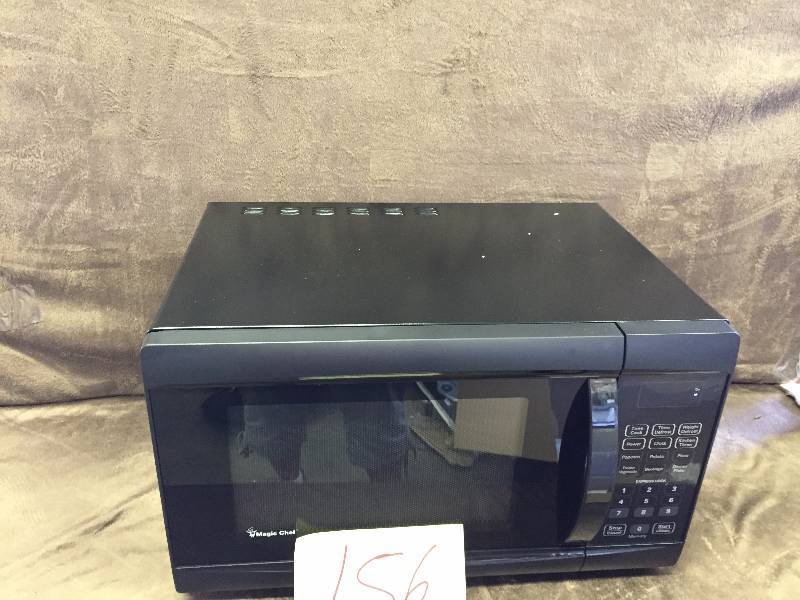 Magic Chef 900 watts Microwave