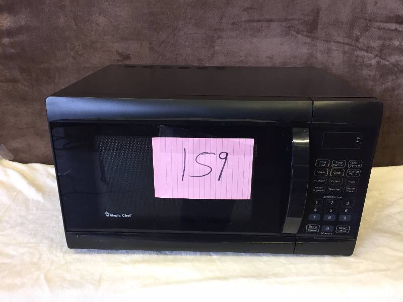 Magic Chef 900 Watt Microwave