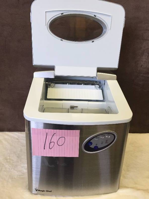 Magic Chef 40 LB Ice Maker- Tested works well