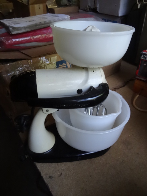 lot 18 image: Sunbeam Mixmaster mixer