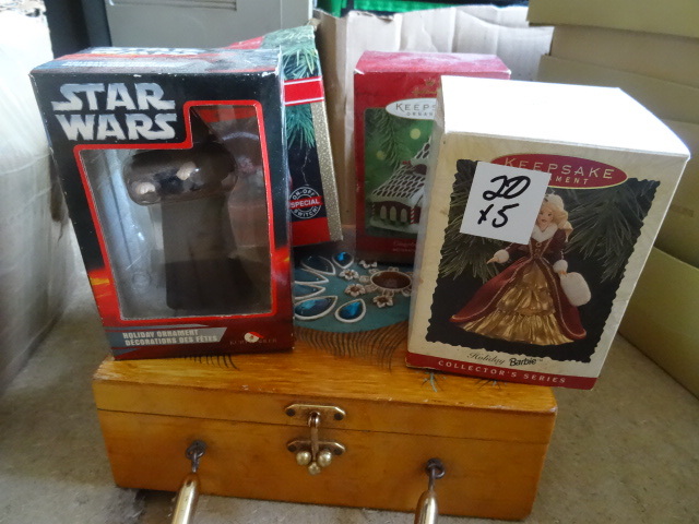 lot 20 image: Box Bag by Enid Collins and Hallmark Star Wars Ornaments