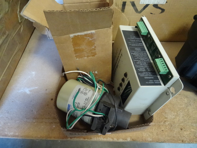 lot 26 image: Valve actuators etc