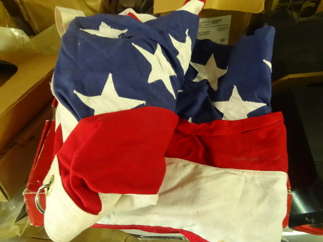 lot 36 image: American Flag Cloth