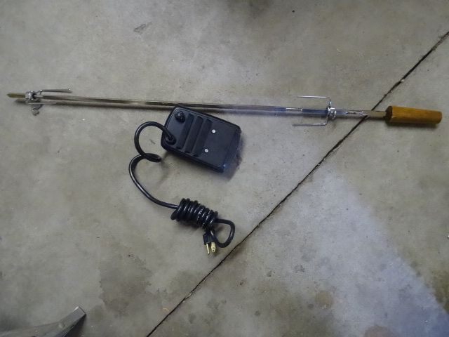 lot 40 image: Electric Rotisserie 34 12 total Length New