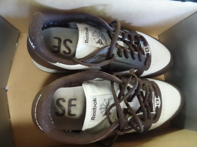 lot 76 image: Reebok Mens shoes