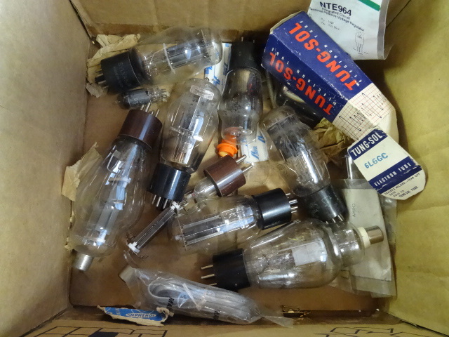 lot 78 image: Box of misc vintage vacuum tubes