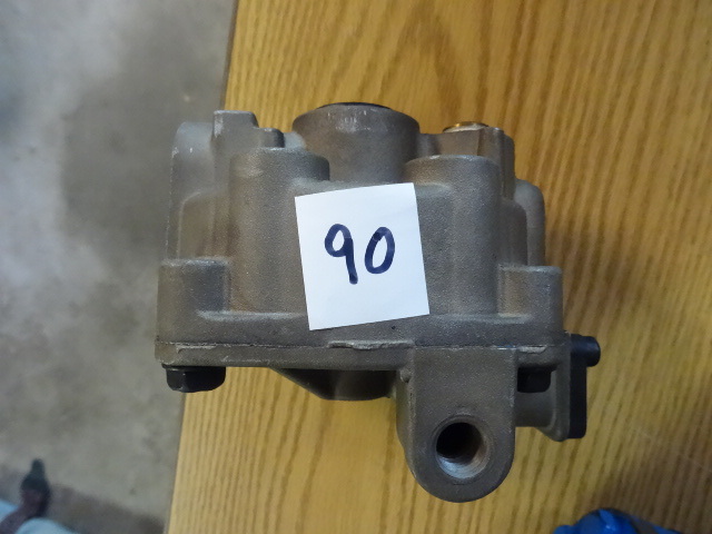 lot 90 image: Haldex Brake Part New