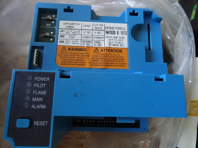 lot 109 image: Honeywell RM7838 B 1013 HVAC Control Module