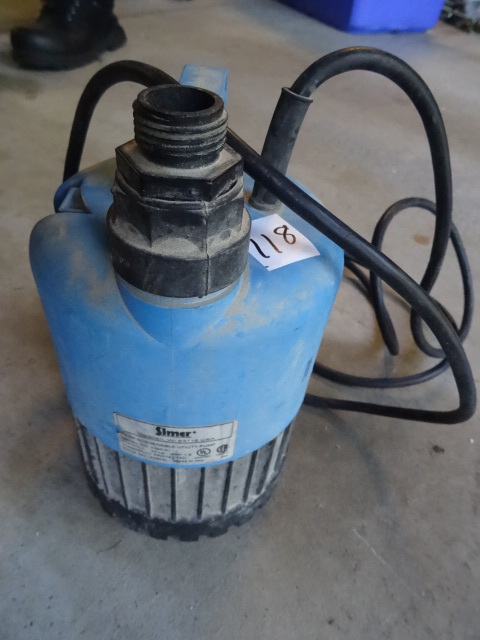 lot 118 image: Submersible Utility Pump