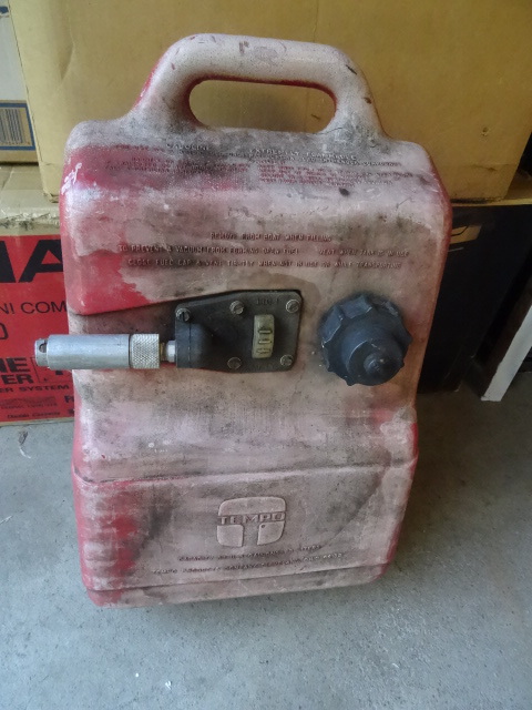 lot 119 image: Poly Gas Tank for Outboard Motor