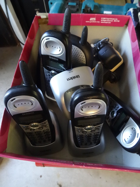 lot 125 image: Uniden 4 handset cordless phone system