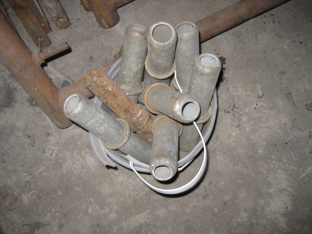 Scaffolding Lot with 4 legs, joining pieces & 12 Sections and supports