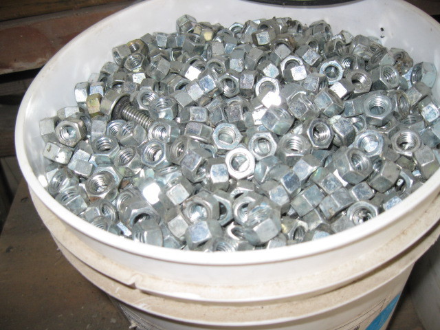 2000 38 - 16 Grade 5 Nuts