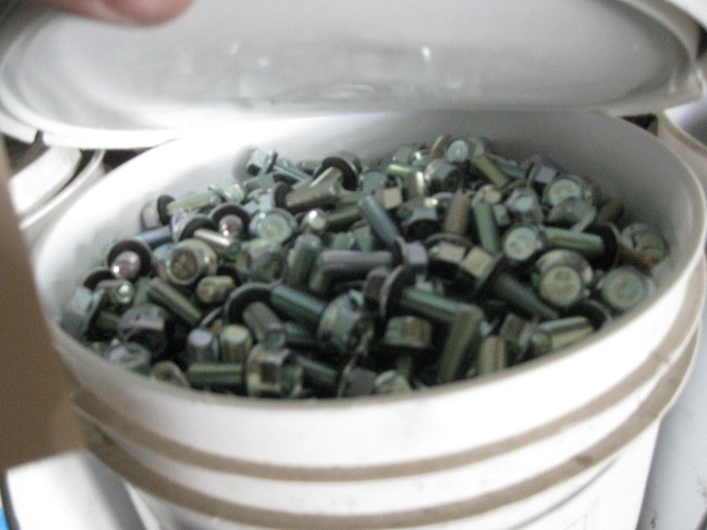 1000 38 Bolts